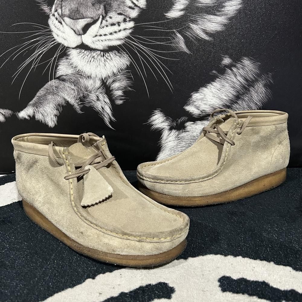 Clarks Wallabee 35405 Chukka Boot Men's 10 Beige Suede Leather Lace-Up Ankle